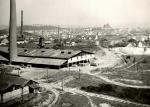 Pohled na Brno od býv. Kohnovy cihelny na Červeném kopci. Komín v popředí. (05/1952)